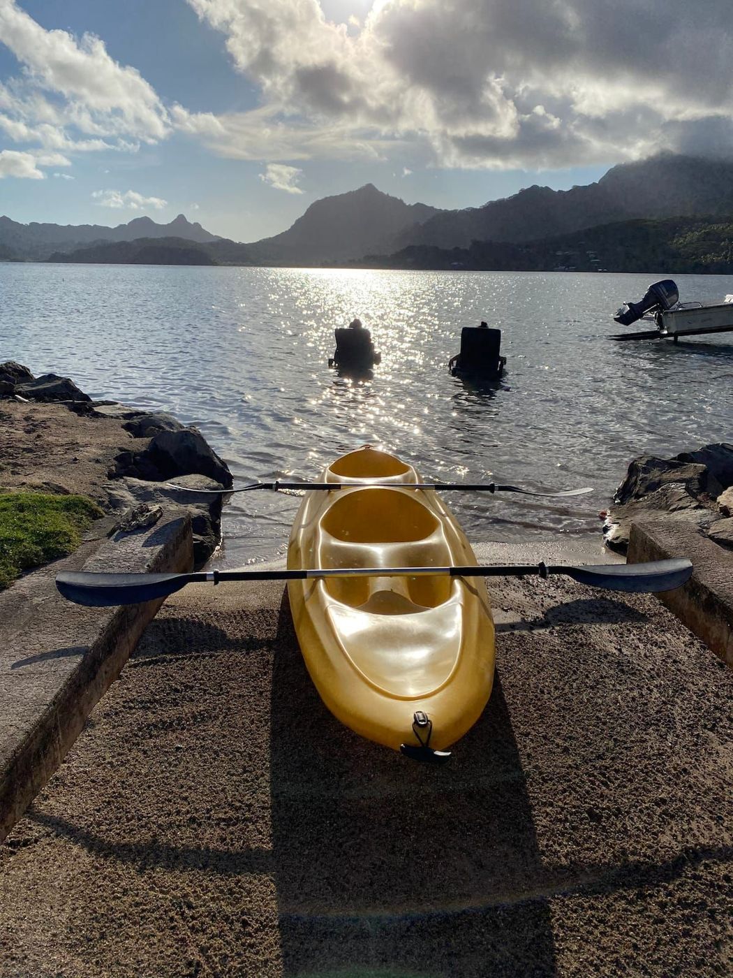Kayak au bord de l'eau