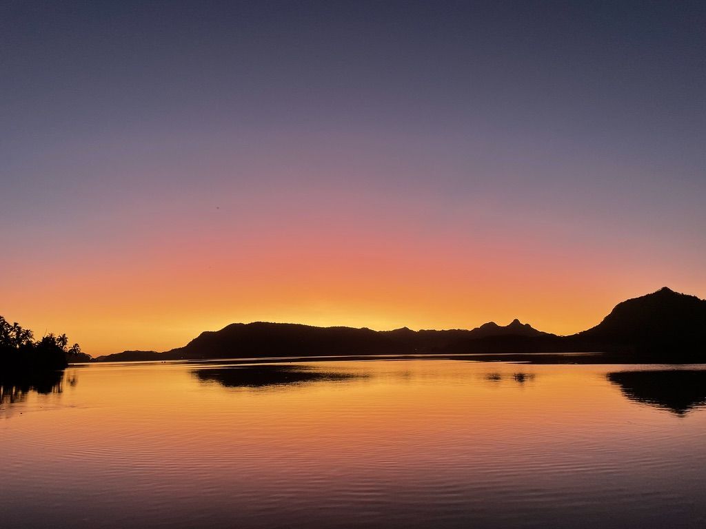 Coucher de soleil sur la baie de Maroe depuis Reva